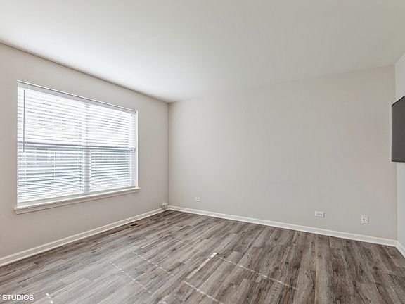5th image of 220 Wild Meadow Ln