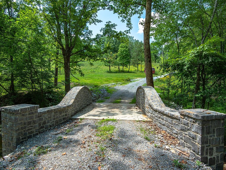 1st image of 6011 Leipers Fork Ln