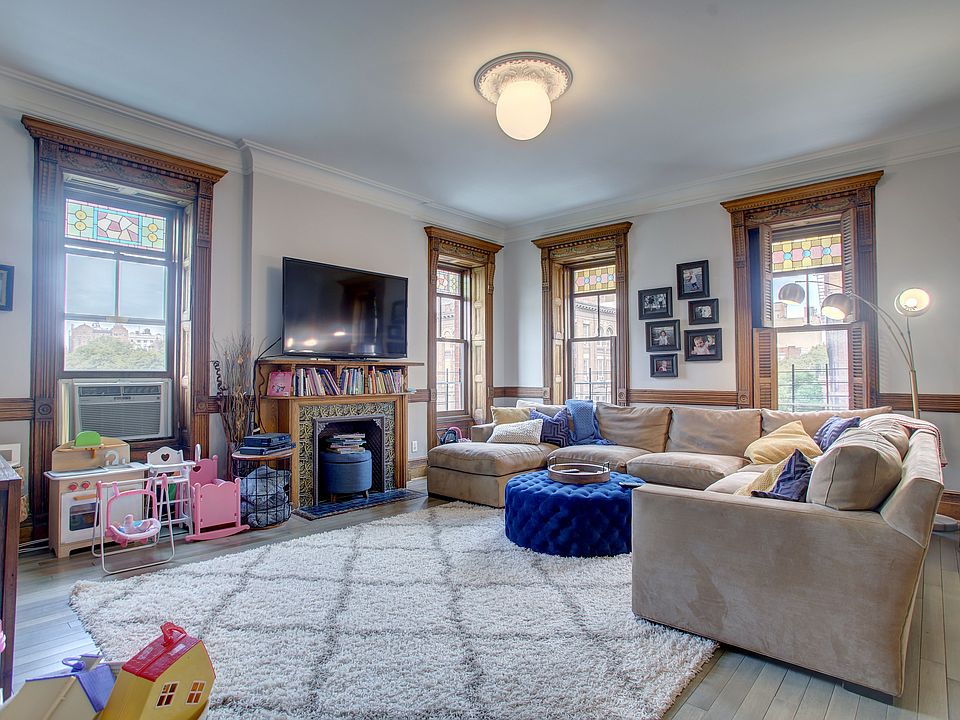 1st image of 100 W 76th St APT 5N