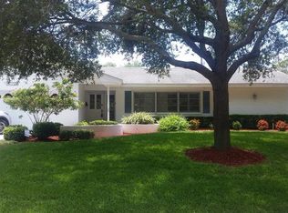 14420 Hillview Dr, Largo, FL 33774