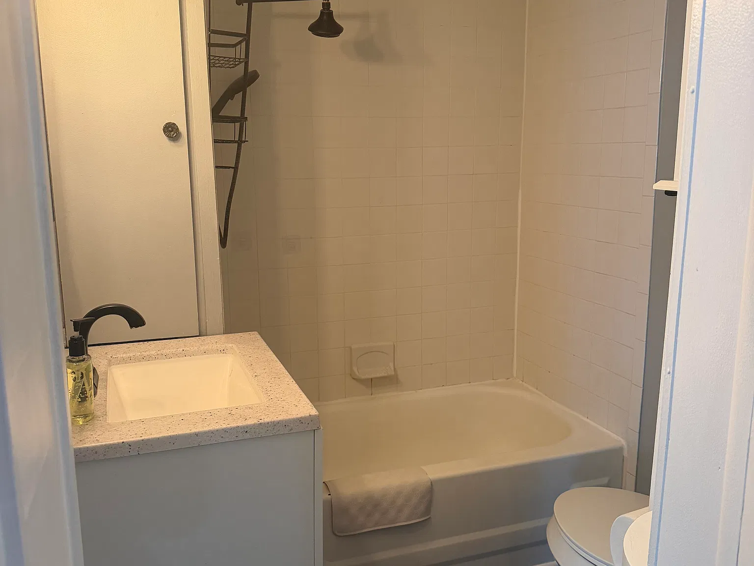 2 bed, 950 sqft, $1,450 — Photo 4