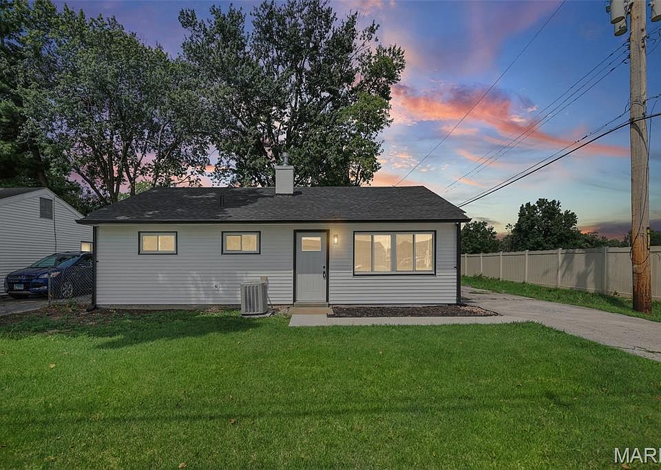 1st image of 1009 Royal Heights Rd