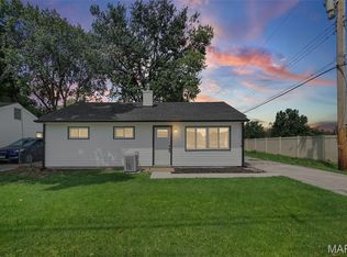 1009 Royal Heights Rd, Belleville, IL 62226