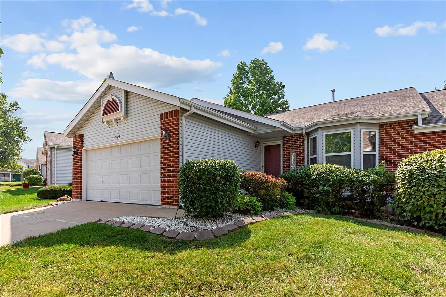 1529 Lienemann Dr photo 1