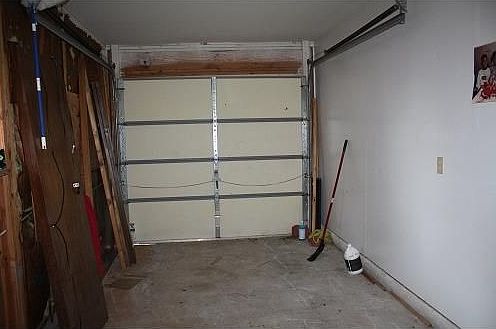 5th image of 229 W Hoover St