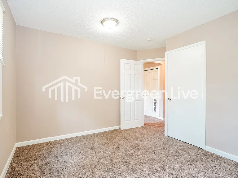 4752 Huxley Ct — Photo 12