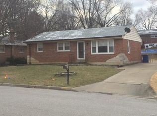 321 Sandra Ave, Saint Charles, MO 63301
