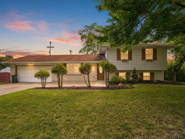 815 Carriage Hill Ln, Hamilton, OH 45013