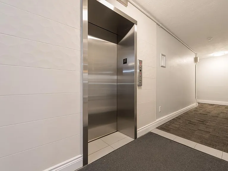 1636 Gerrard St E #301 — Photo 12
