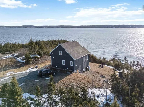 285 Quinlan Dr, Halifax, NS B0J 1P0