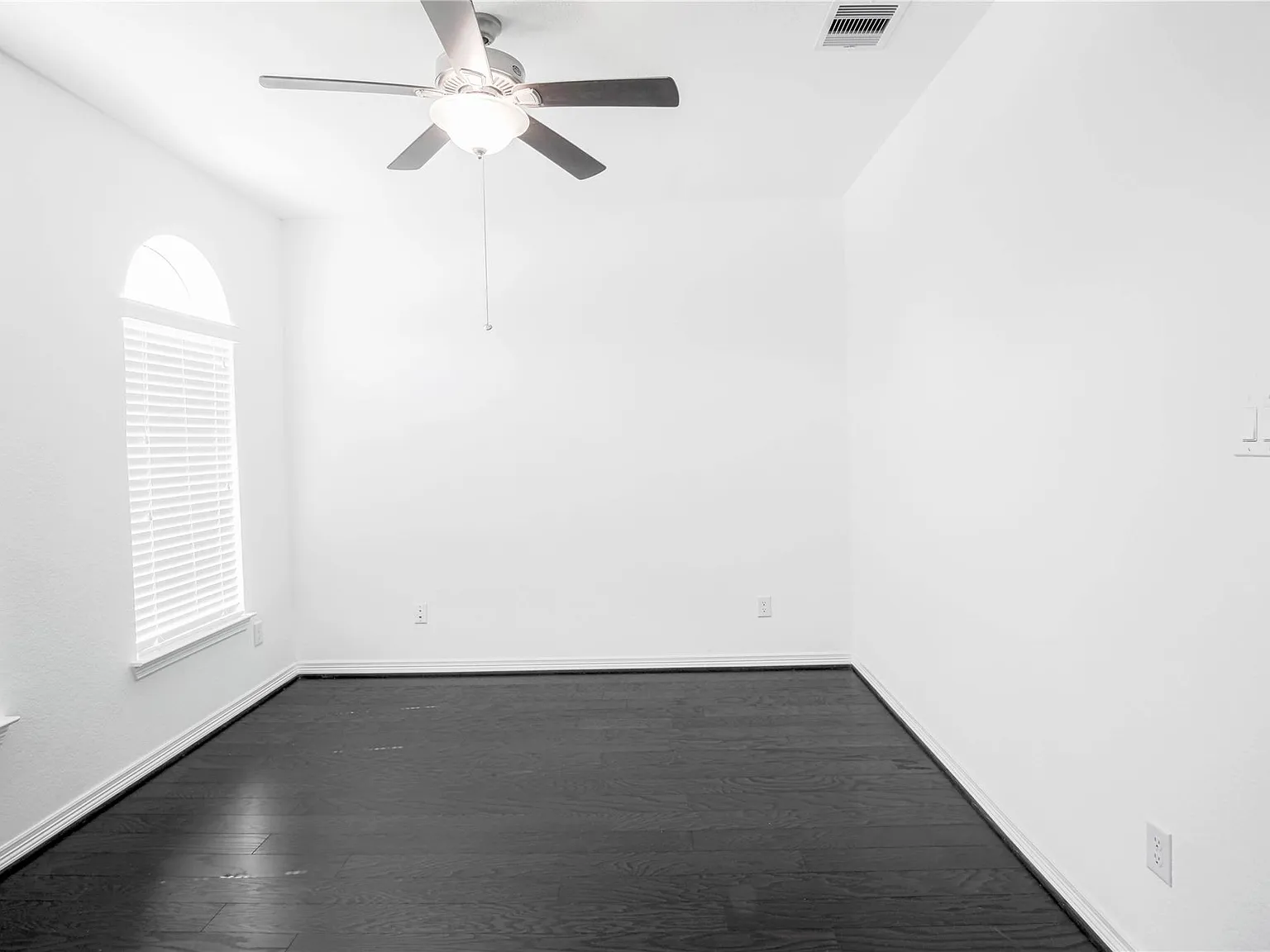 4 bed, 3.5 bath, 3115 sqft, $3,400 — Photo 4