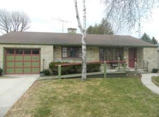 934 S 23rd St, Manitowoc, WI 54220