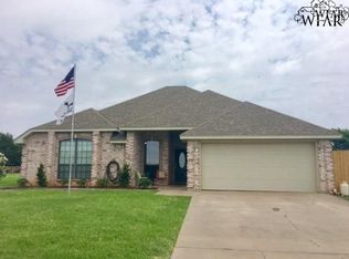 1405 Danberry St, Burkburnett, TX 76354
