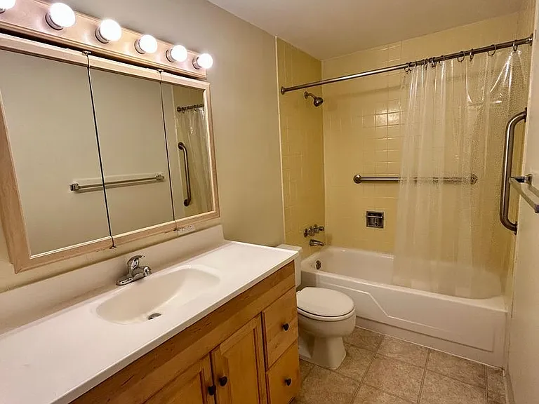 1850 Folsom St #303 — Photo 8