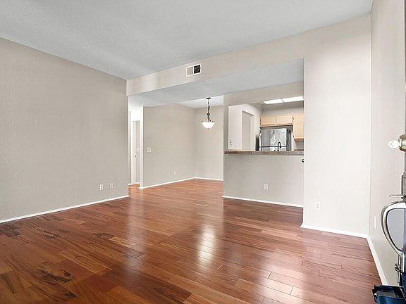 3rd image of 24101 Del Monte Dr Unit 423