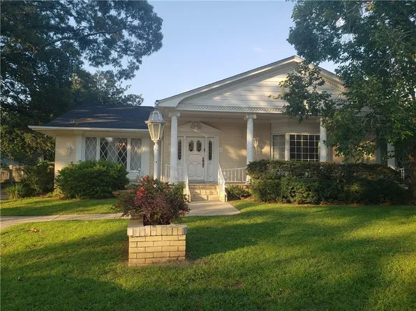 1221 Westbury Dr, Mobile, AL 36609