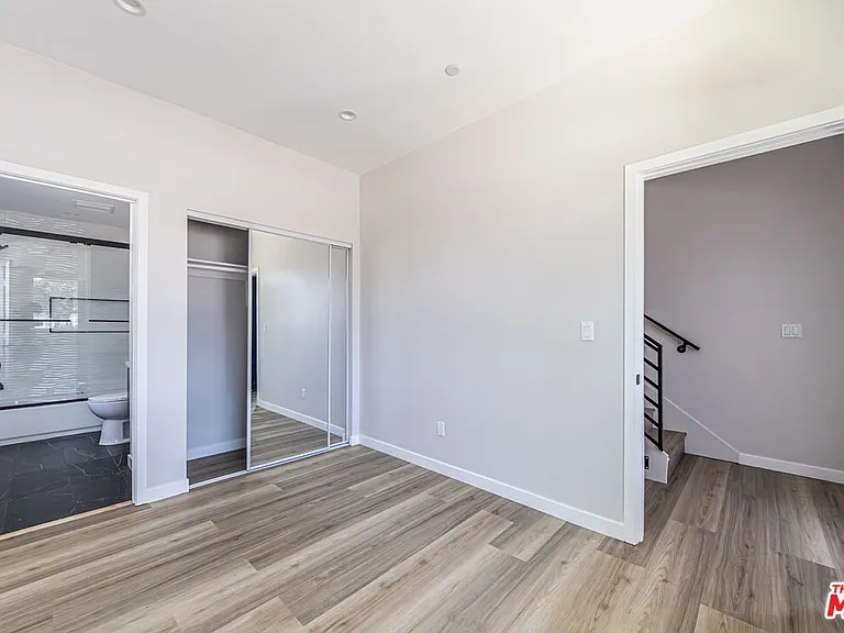 6702 Balboa Blvd #1 — Photo 18