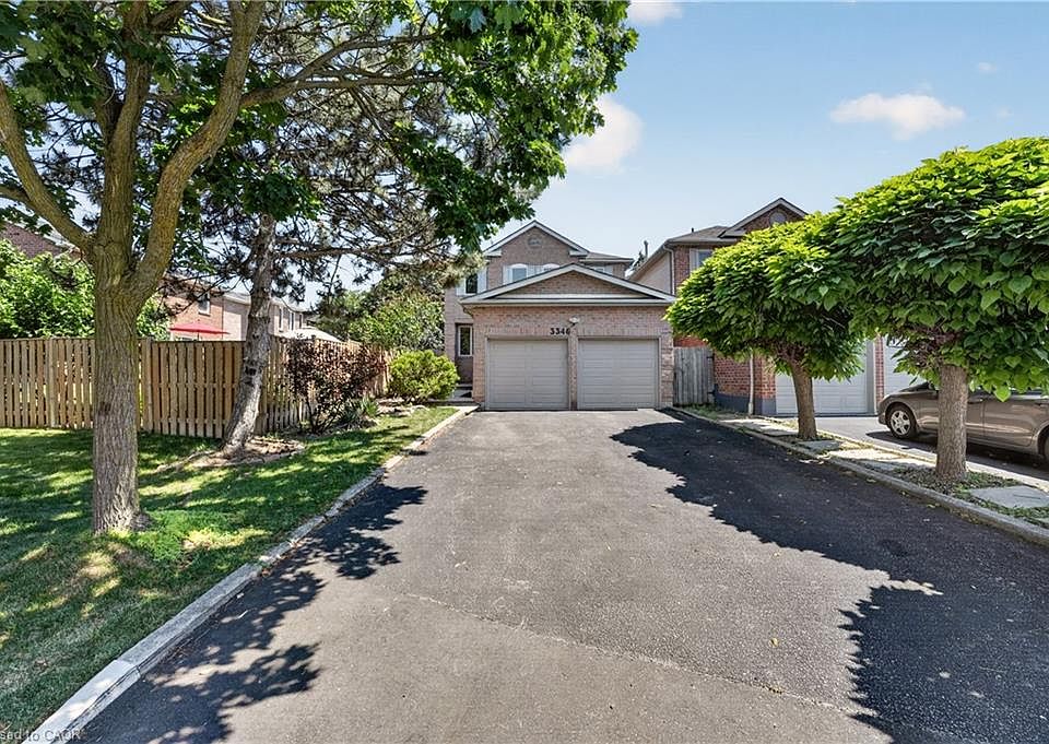 1st image of 3346 Chartrand Cres