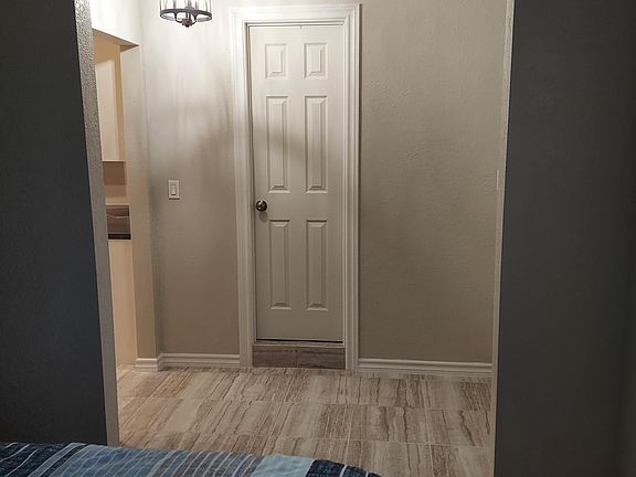 2nd image of 2028 Paseo Del Prado Dr