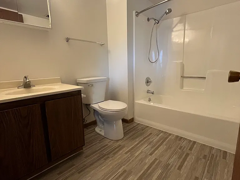 721 W Maple St #6 — Photo 6