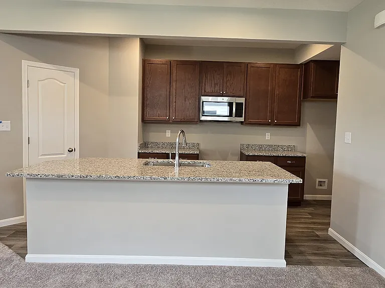 6096 Wainscott Trce #6096 — Photo 9