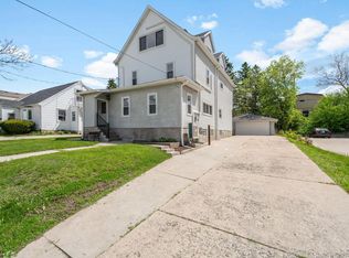 1925 Salisbury Rd, West Bend, WI 53090
