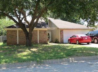 1024 Kane St, Benbrook, TX 76126
