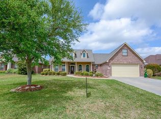 1437 S Bluebonnet Ln, Angleton, TX 77515