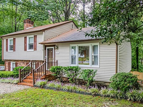 3rd image of 8900 Brucewood Ct
