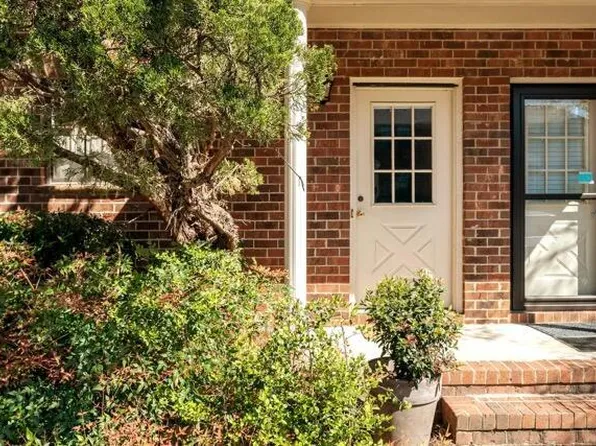 105 Fidelity St APT B24, Carrboro, NC 27510