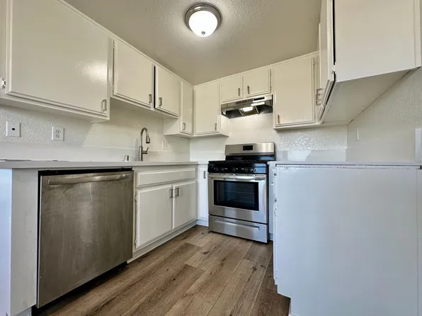 13703, 13703 Chadron Ave APT 15, Hawthorne, CA 90250