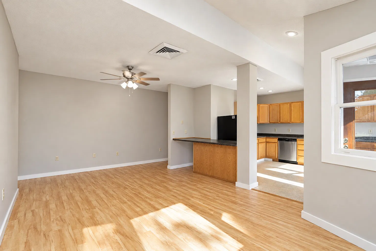 2 bed, 1550 sqft, $1,650 — Photo 3