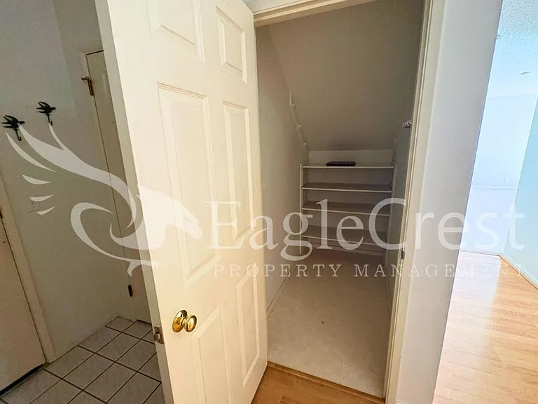 364 Catherine St #M1 — Photo 10