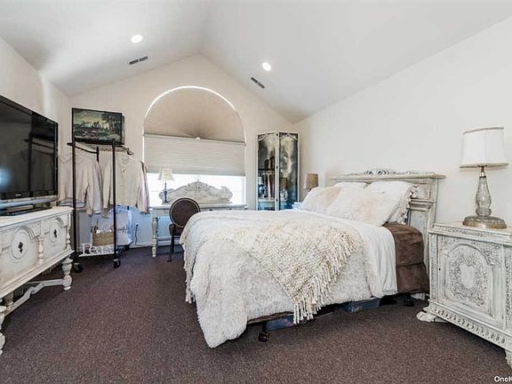 2nd image of 1404 Constance Ln