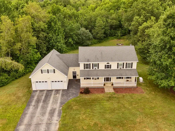 3 Village Drive, Corinth, ME 04427