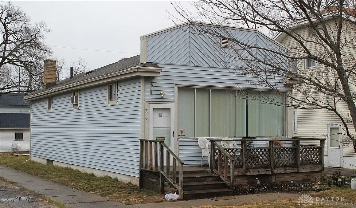 301 Fernwood Ave photo 1