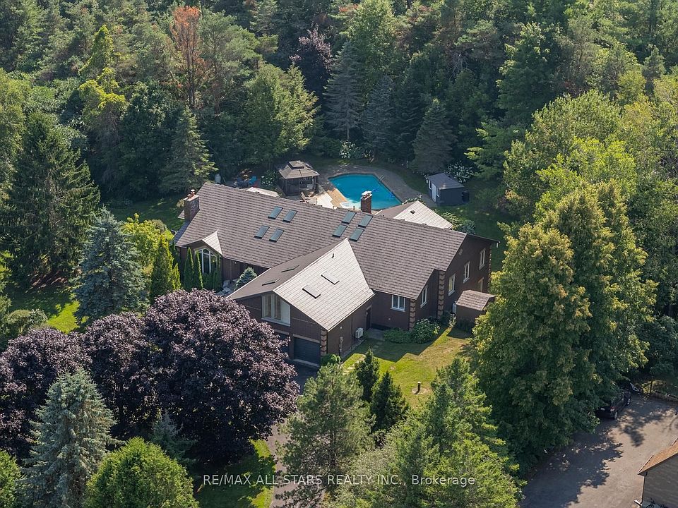1st image of 64 Woodbridge Cir