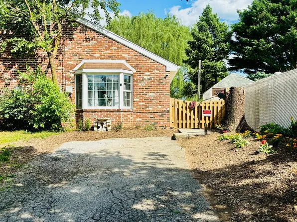 8013 Dorcas St, Philadelphia, PA 19152