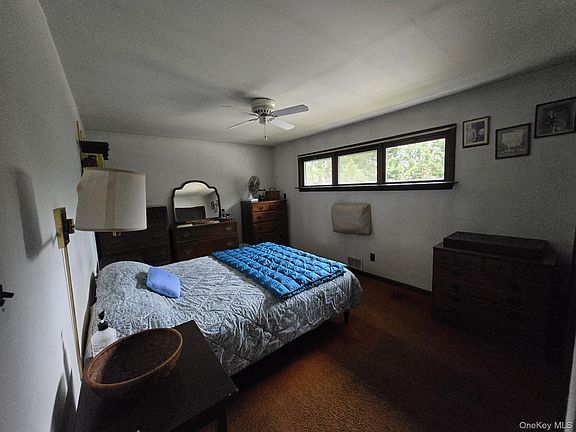 3rd image of 858 Fort Salonga Road