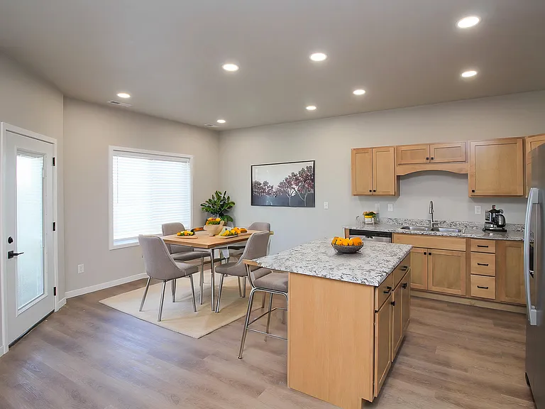 River Park Townhomes — Photo 25