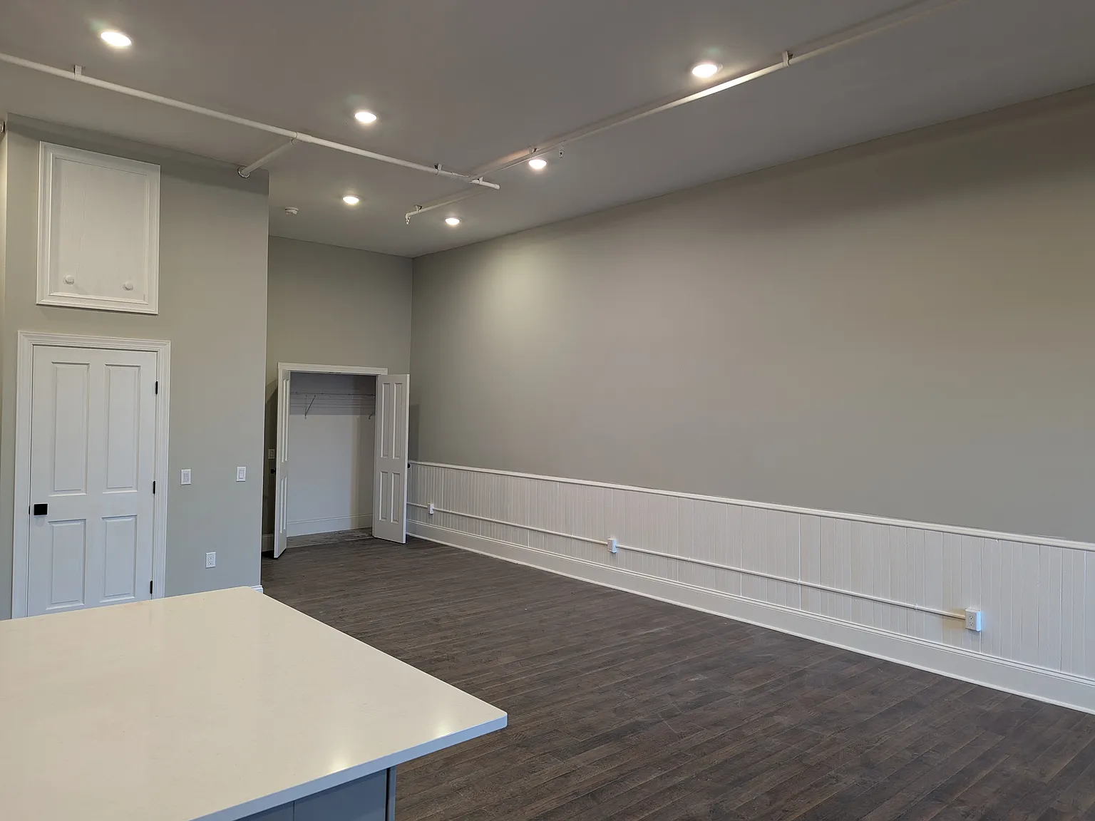 2 bed, 1.5 bath, 1800 sqft, $2,000 — Photo 4