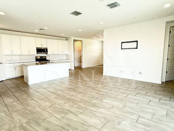 5th image of 1636 W Estes Way