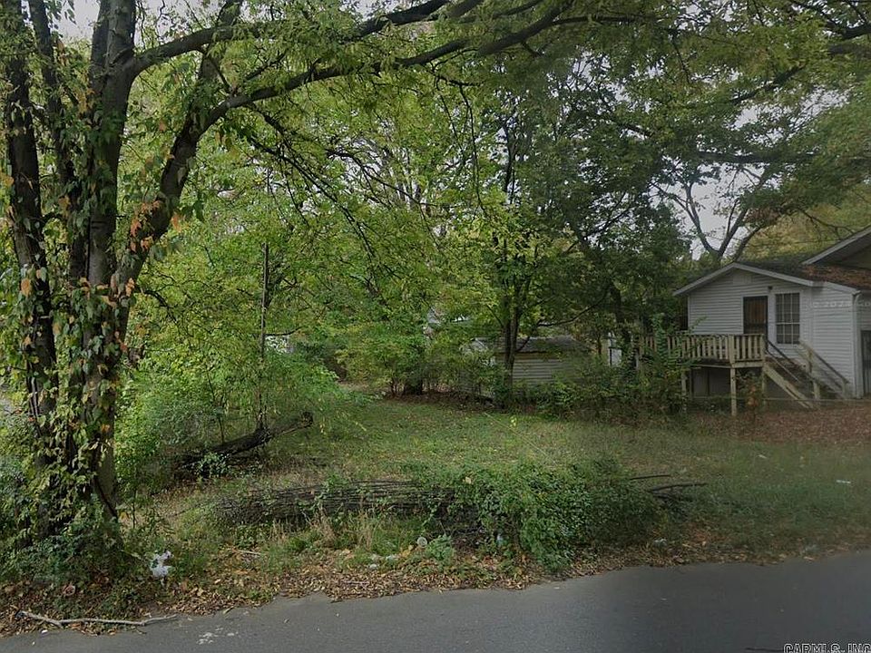 1st image of 2600 S Pine St