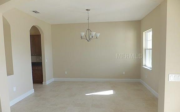 4th image of 219 Ravenshill Way