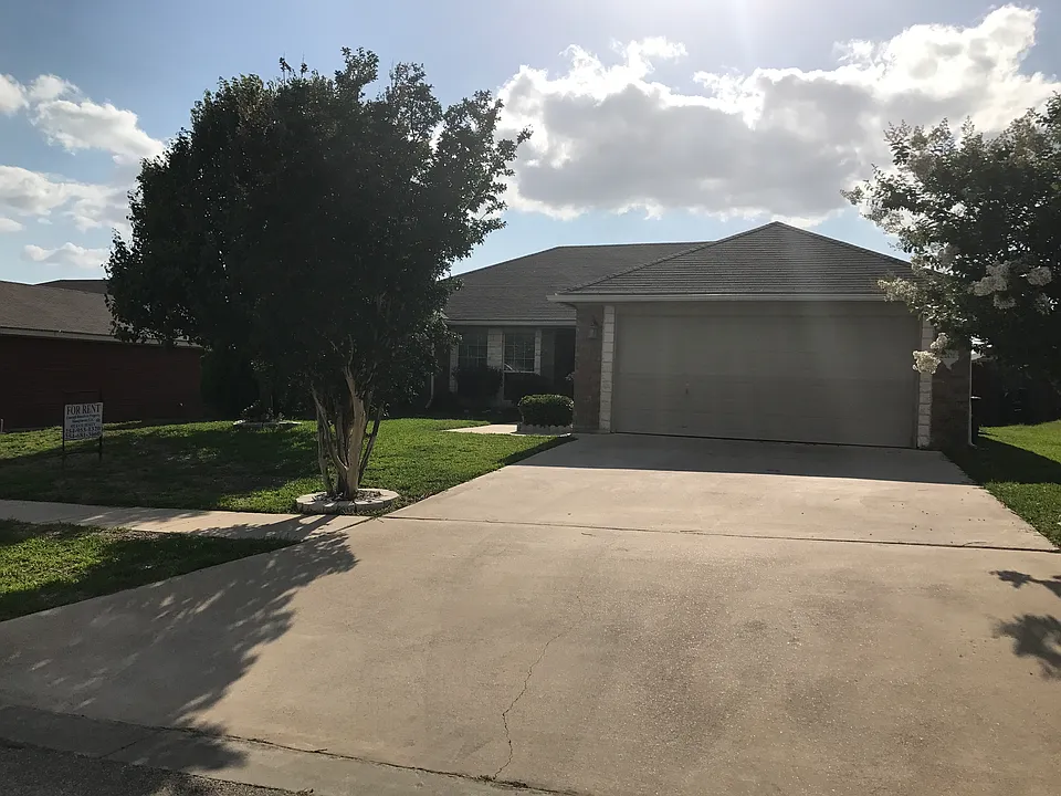 2201 Jake Dr