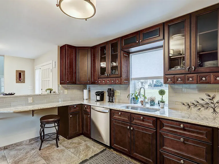 101 W Eagle Dr #101 — Photo 12