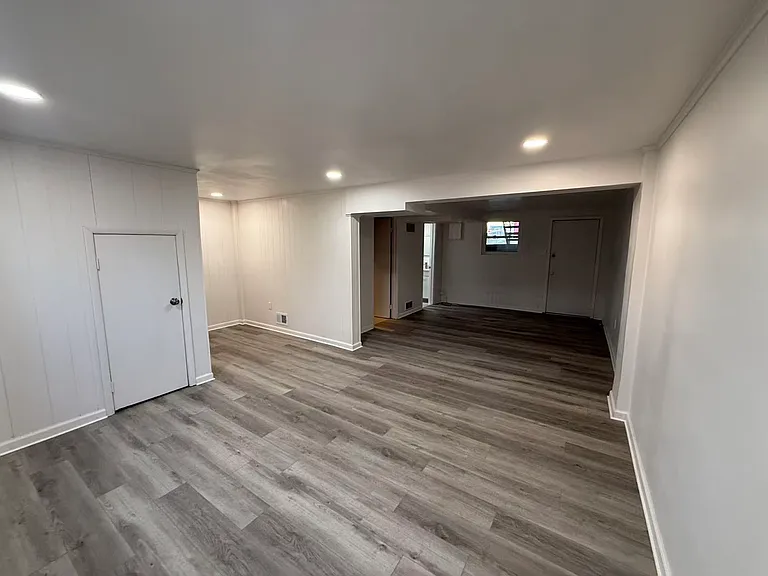 1328 W St NE — Photo 13