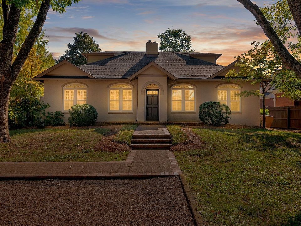1st image of 203A Woodmont Cir