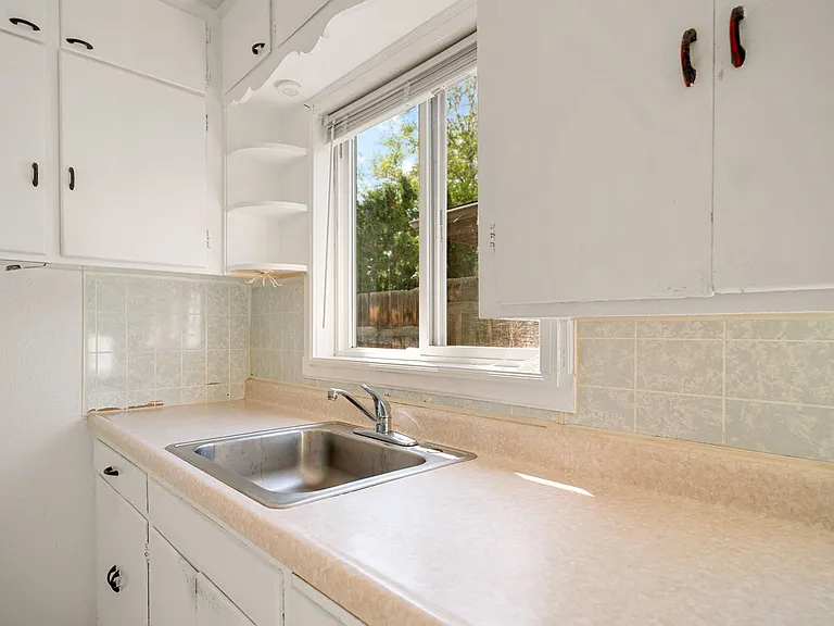 EN - 908 Bryan St — Photo 11