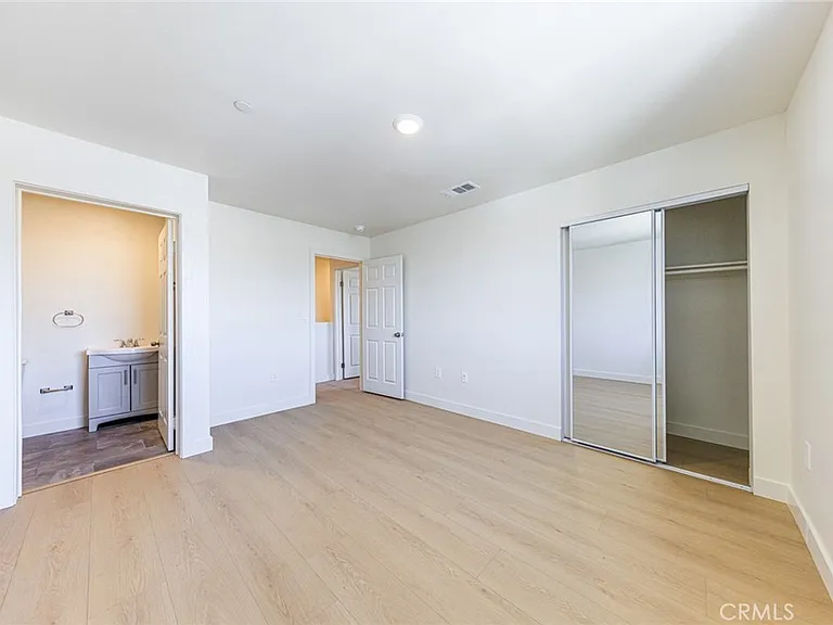 1654 Murchison St — Photo 16